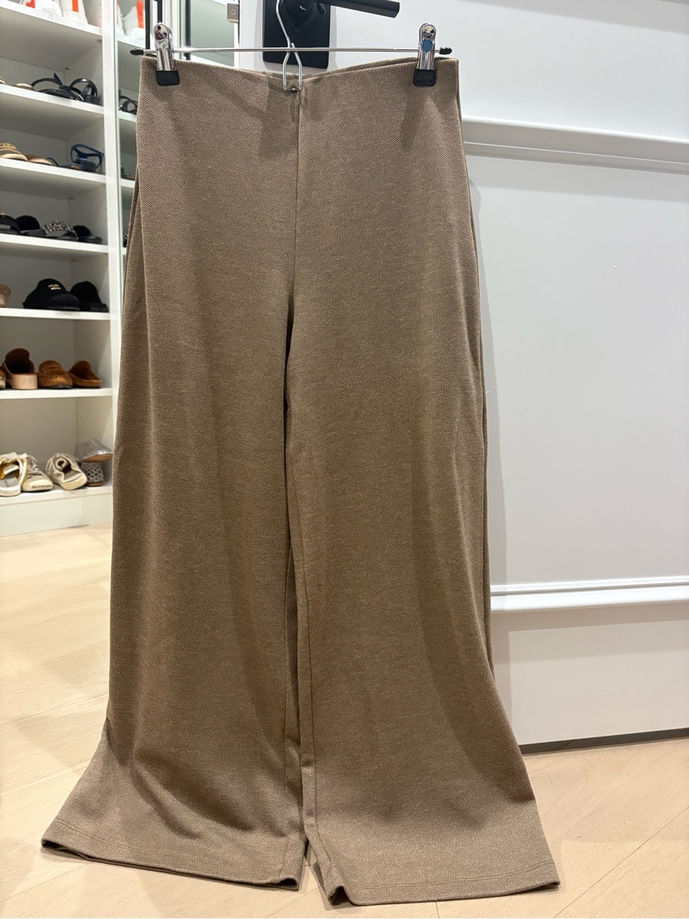 Women’s Zara elastic waist wide leg pants beige size small